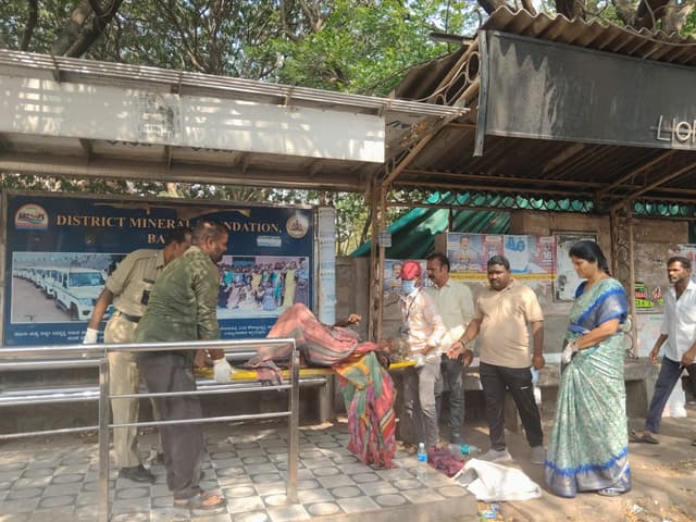 ಅನಾರೋಗ್ಯದಿಂದ ನರಳುತ್ತಿದ್ದ ಅನಾಥ ವೃದ್ಧೆಗೆ ನೆರವಾದ ಪತ್ರಕರ್ತ : ಎಂ. ಜಂಬುನಾಥ್