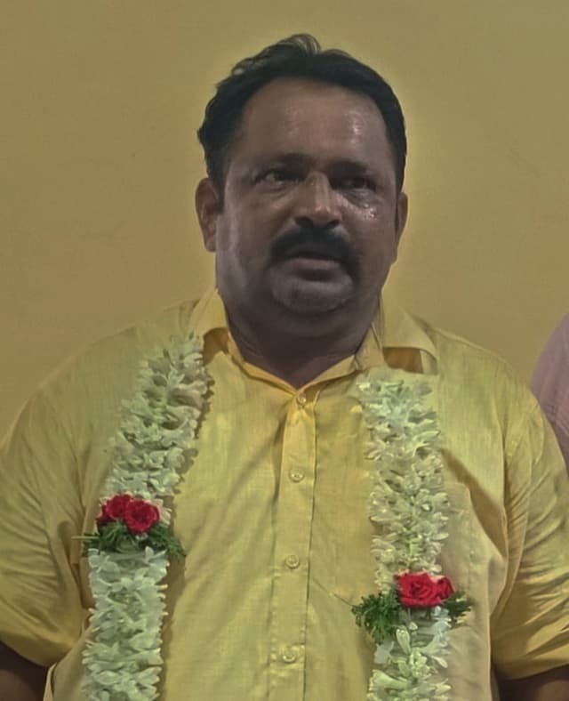 ಲಾರಿ ಮಾಲೀಕರ ಸಂಘದ ಜಿಲ್ಲಾಧ್ಯಕ್ಷರಾಗಿ ಚಲ್ಲಾ ಮಹೇಶ್ ಆಯ್ಕೆ
ಡೀಸೆಲ್ ಬೆಲೆ ಏರಿಕೆ ವಿರುದ್ಧ ಲಾರಿ ಮಾಲೀಕರ ಹೋರಾಟಕ್ಕೆ ಭರವಸೆ
ಲಾರಿ ಮಾಲೀಕರ ಸಮಸ್ಯೆ ಪರಿಹಾರಕ್ಕೆ ಪ್ರಾಮಾಣಿಕ ಪ್ರಯತ್ನ: ಚಲ್ಲಾ ಮಹೇಶ್