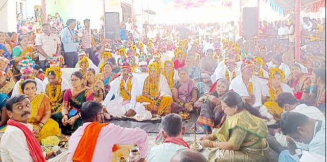 ಜೀವನದಲ್ಲಿ ಆಕರ್ಷಣೆಗಳಿಗೆ ಸೋಲದಿರಿ: ಮುಪ್ಪಿನ ಬಸವಲಿಂU À ಸ್ವಾಮೀಜಿ