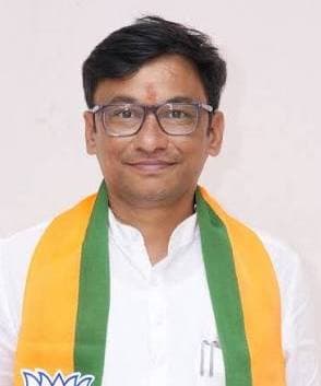 ಎಸ್ಐಆರ್ ವಿಚಾರದಲ್ಲಿ ರಾಯರೆಡ್ಡಿಗೆ ತಿಳುವಳಿಕೆ ಕೊರತೆ- ಬಿಜೆಪಿ ಜಿಲ್ಲಾಧ್ಯಕ್ಷ ನವೀನ್ಕುಮಾರ ಗುಳಗಣ್ಣ ಟಾಂಗ್- ಎಸ್ಐಆರ್ ಮೇಲ್ವಿಚಾರಣೆ ರಾಜ್ಯದ ಹೊಣೆ ಎಂಬುದು ಅರಿಯಲಿ