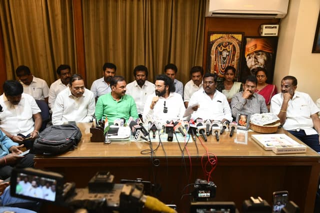 ಬಳ್ಳಾರಿಯಲ್ಲಿ ರಾಜ್ಯ ಸರ್ಕಾರದ ವಿರುದ್ಧ ಶ್ರೀರಾಮುಲು ವಾಗ್ದಾಳಿ